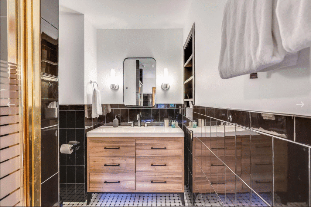 TTL First Floor Main Bedroom Bath